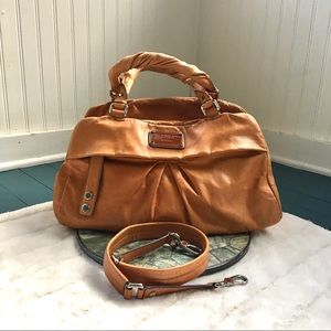 ✨HP✨ RARE Marc Jacobs Dr. Q Remy Handbag